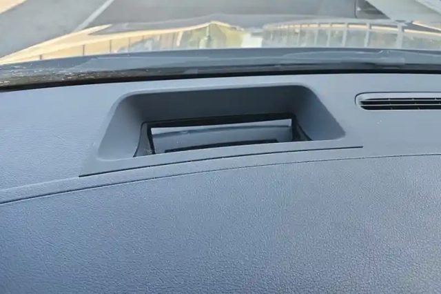 Mercedes Eqa 250+ — photo 19