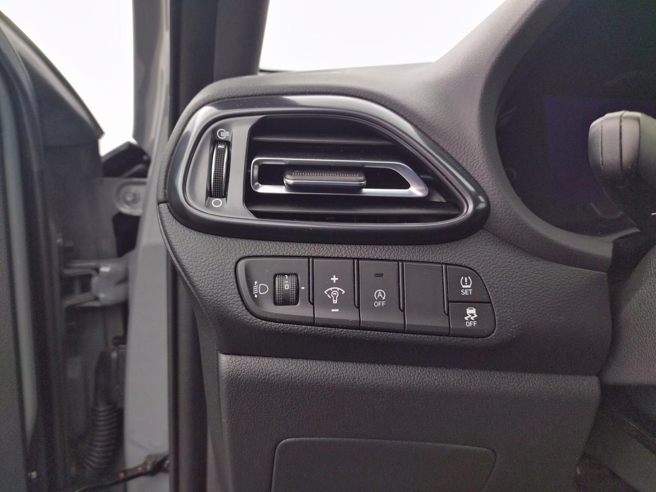 Hyundai I30 fastback 1.5 t-gdi 160 dct-7 hybrid 48v n line — photo 22