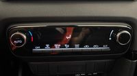 Toyota Yaris 116h Design 5p MC24 — photo 26