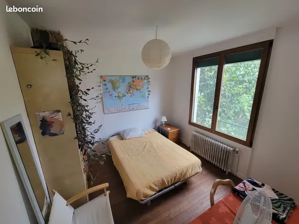 Loue chambre dans maison