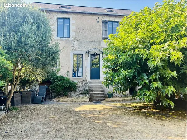 Maison ancienne RENOVÉE - coeur de village SAVENNIÈRES avec JARDIN