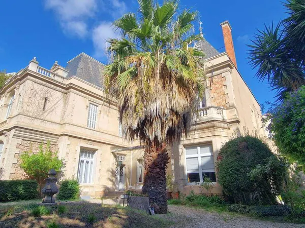 Maison 12 pièces 300 m²