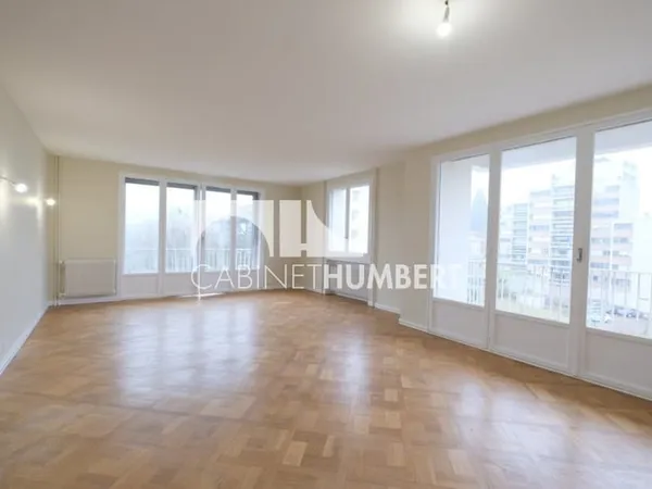 FAURIEL SPACIEUX F5 3 CHAMBRES + GARAGE