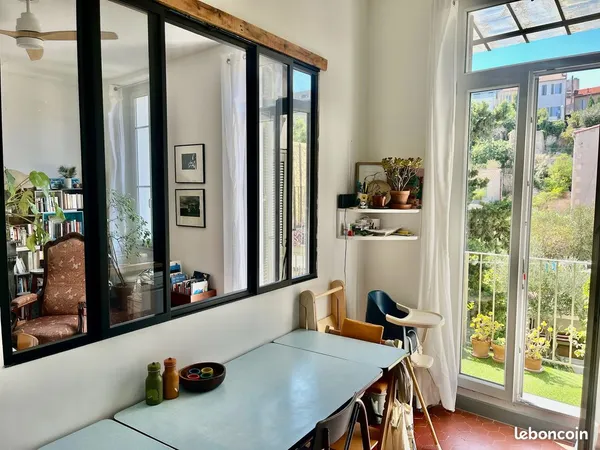 Castellane / Vauban - 82,5 m² traversant, charme de l'ancien, balcons et parking
