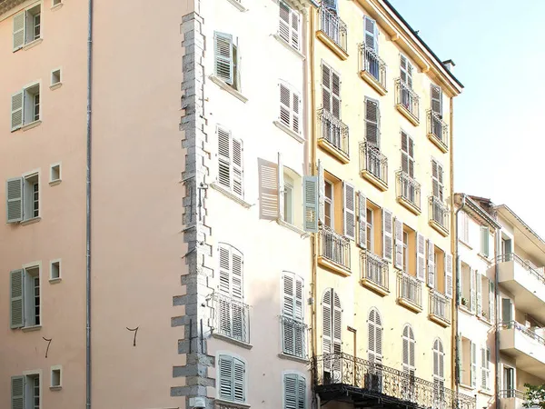 Appartement rénové 33m2 - emplacement idéal Cours LAFAYETTE - TOULON