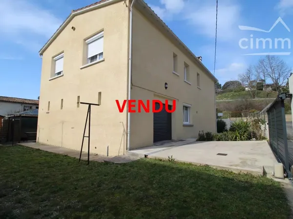 A vendre une maison avec, logement indépendant, garage et jardin