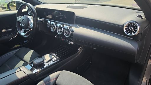 Mercedes Classe A 200 163 7G-DCT - AMG Line – 2018 – 65442 km – Essence – Boîte Automatique — photo 10