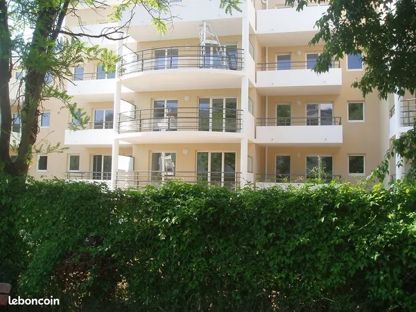 T2 43 m² avec terrasse est de 17,5 m² et box - Marseille 10e 888