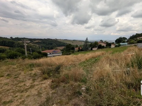 Terrain 852 m²
