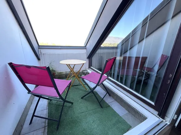 A VENDRE AIX LES BAINS STUDIO BALCON VUE LAC