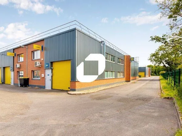 Local d'activité 170 m²