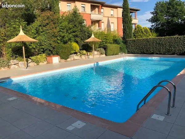 T2 de 39 m² avec jardin privatif de 20 m² - Résidence avec piscine et terrain de tennis