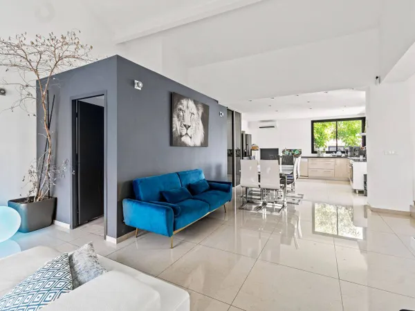 Villa 7 pièces 220 m²