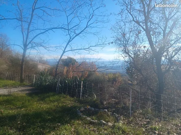 Maison en pierre sur 2500 M2 de terrain