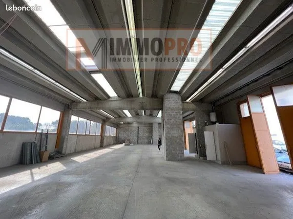 Entrepôt 300 m² Antibes