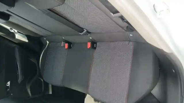 Peugeot 2008 hybrid 110 e-dcs6 — photo 11
