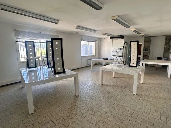 À LOUER - LOCAL COMMERCIAL / BUREAUX 100 m² - CASTRES