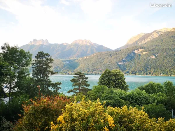 T2 avec jardin et terrasse vue lac sans vis a vis