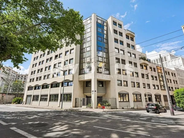 Bureaux 150 m²