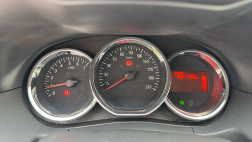 Dacia Duster 1.5 dCI 110 - Prestige – 2015 – 149178 km – Diesel – Boîte Manuelle — photo 22