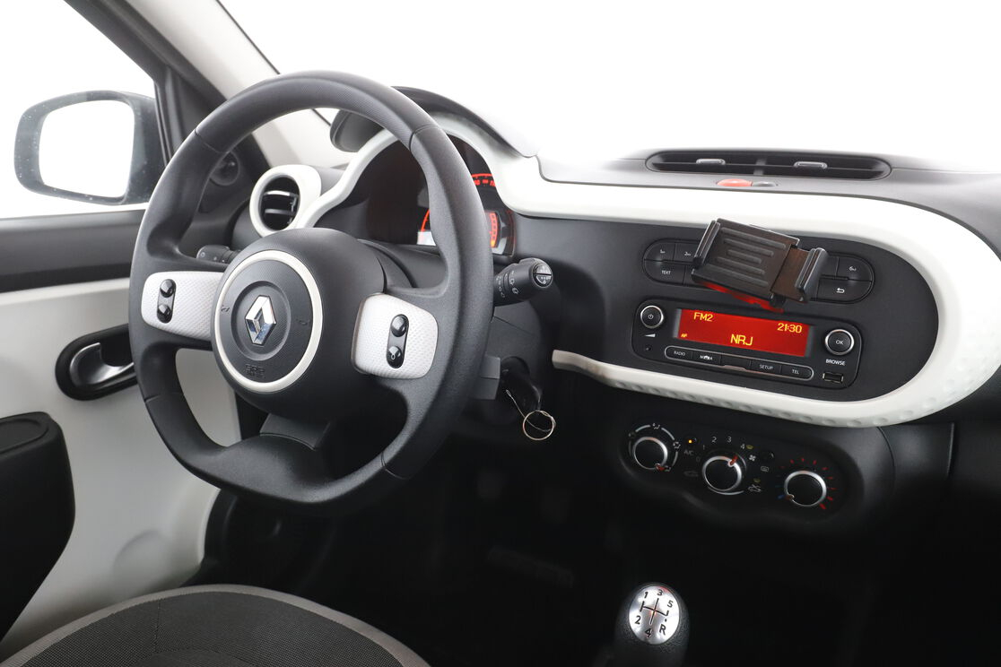 Renault Twingo 1.0 SCe Zen — photo 12