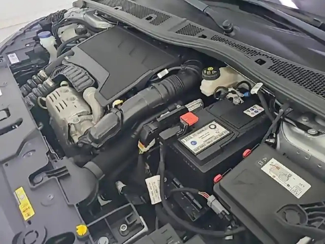 Opel Corsa 1.2 turbo 100 ch bvm6 — photo 15