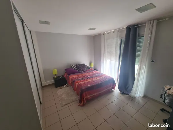 Loue chambre en colocation