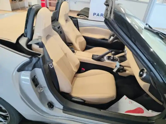 Mazda Mx-5 1.5 skyactiv-g 132ch kazari — photo 27