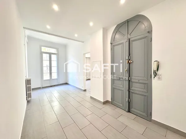 TRES BEL APPARTEMENT HAUSMANNIEN