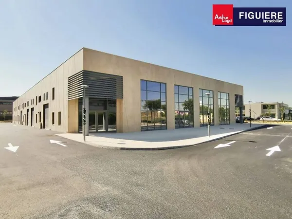 Local d'activité 306 m²