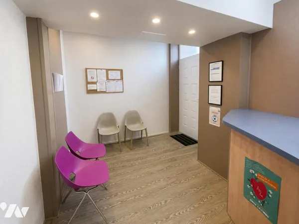 Local d'activités 1 pièce 79 m²