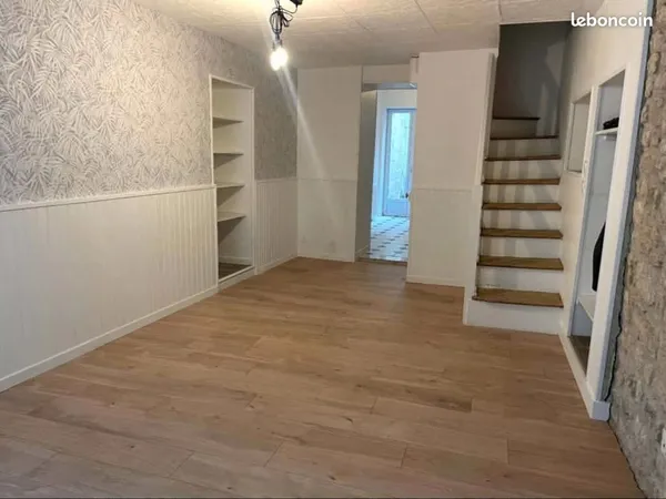 Maison de bourg atypique 55 m² 2 chambres avec cours