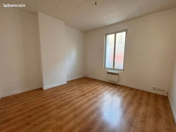 Studio 1 pièce 27 m²