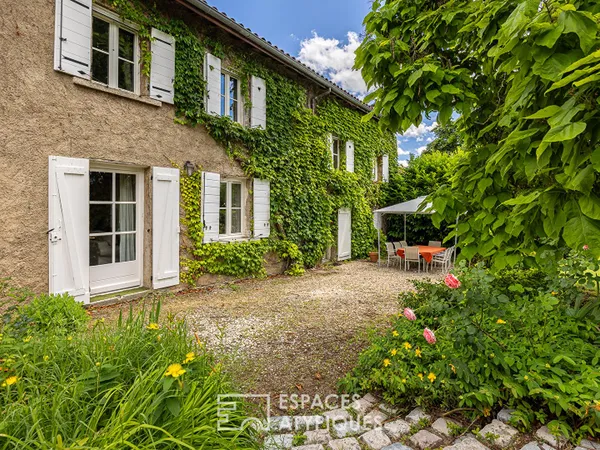 Ancien corps de ferme en pierre avec appartement indépendant