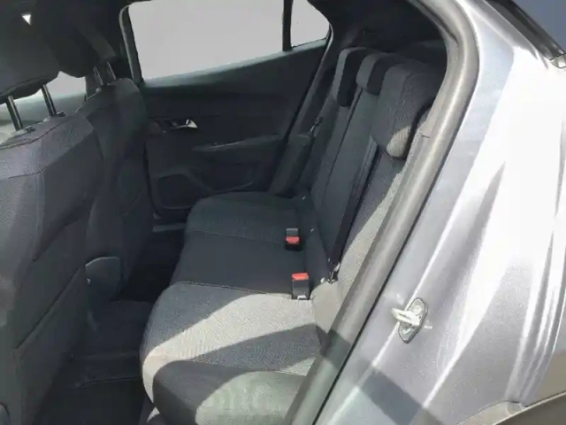 Peugeot 2008 hybrid 110 e-dcs6 — photo 12