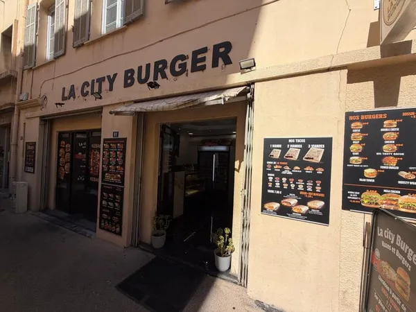 Mur commerciaux à vendre Toulon centre ville ( 83000 )
