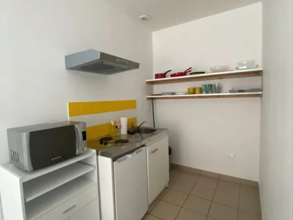 Loue studio meublé