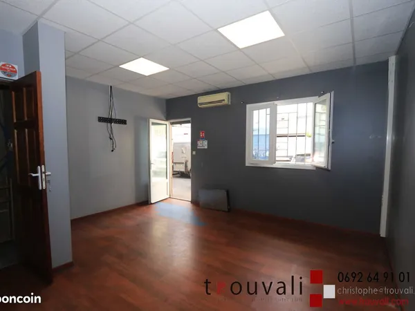 Dépôt 232m² Zac Foucherolles