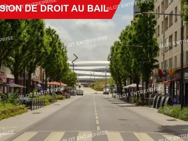 Local commercial 210 m²