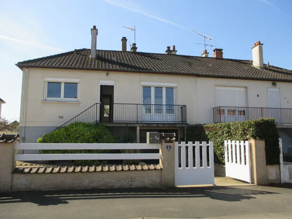 A LOUER - Maison 2 chambres à louer à VILLAINES SOUS MALICORNE