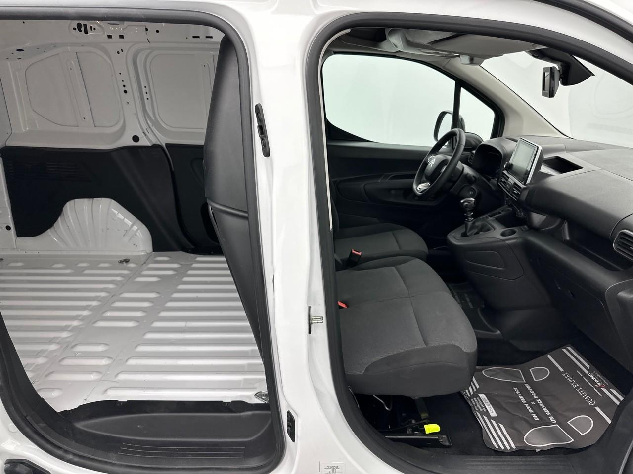 Citroën Berlingo van m 650 bluehdi 100 s&s bvm6 driver — photo 12