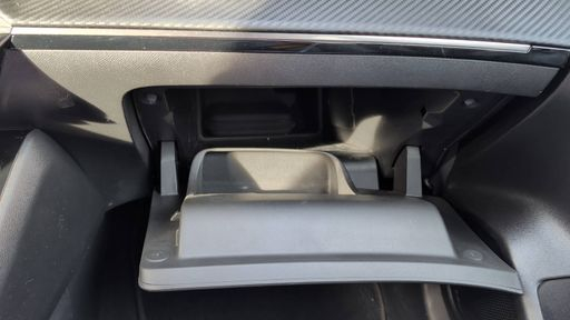 Peugeot 208 1.2 PureTech 100 - Allure Pack – 2021 – 14073 km – Essence – Boîte Manuelle — photo 4