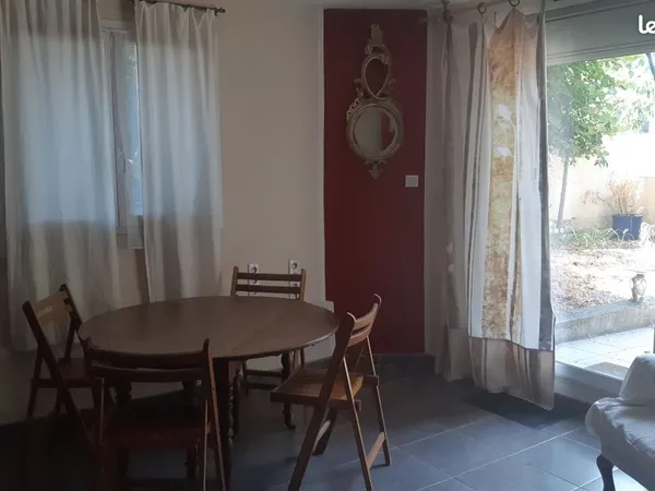 Maison avec jardin et 2 parking à louer