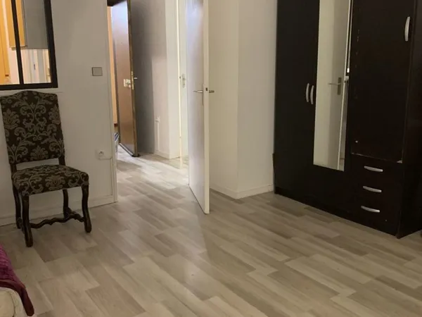A 7 minutes de la gare studio 36 m2 plus terrasse 850€cc