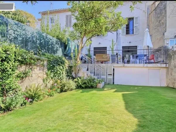 Toulon Fort Saint Louis Maison rénovée avec terrasse et jard