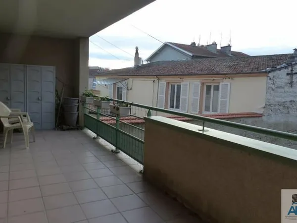 Roanne, 39 Rue Marengo, Résidence 'La Régate'