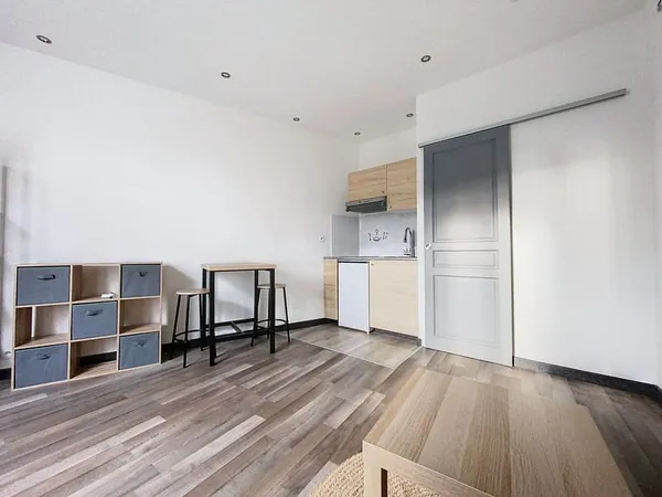 STUDIO PROCHE CENTRE-VILLE