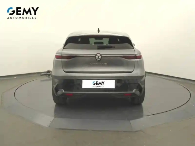 Renault Megane e-tech ev60 220 ch optimum charge — photo 20