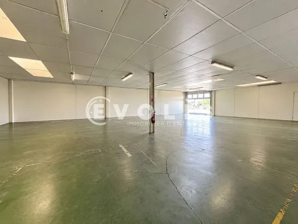 Local d'activité 1000 m²