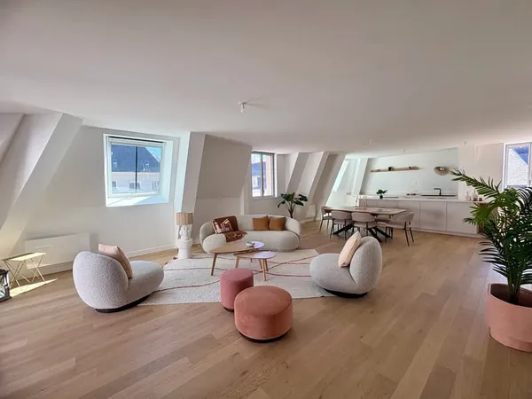 LORIENT CENTRE - MAGNIFIQUE DUPLEX T5 DE 147 M² AU DERNIER ÉTAGE AVEC TERRASSE, DOUBLE PARKING ET CA